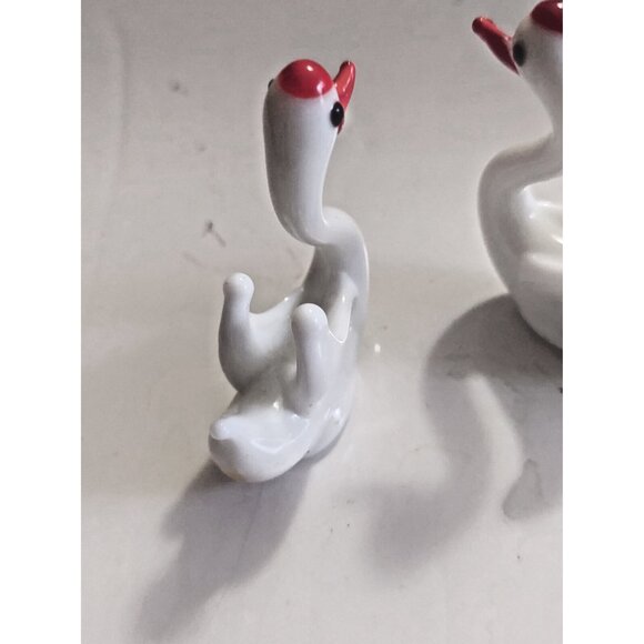 Vintage Miniature Hand Blown White Glass Swan Figurines (set of 2) 1.75" long - Picture 6 of 11